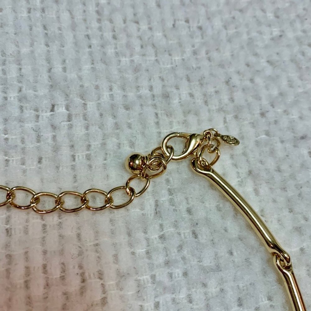 Premier Designs Gold Bar Rounded Necklace - Picture 4 of 5